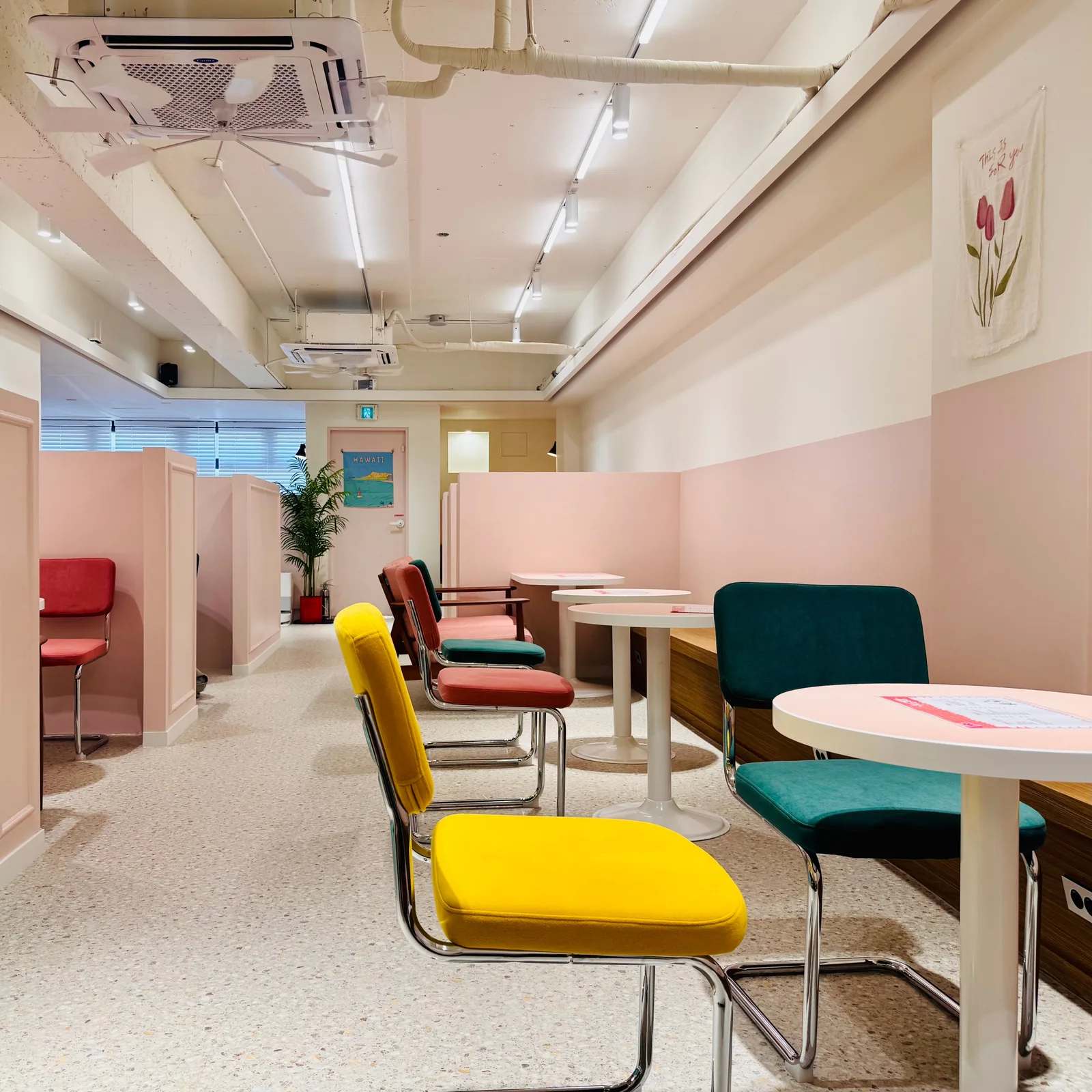 3층다락빵 공간 전경